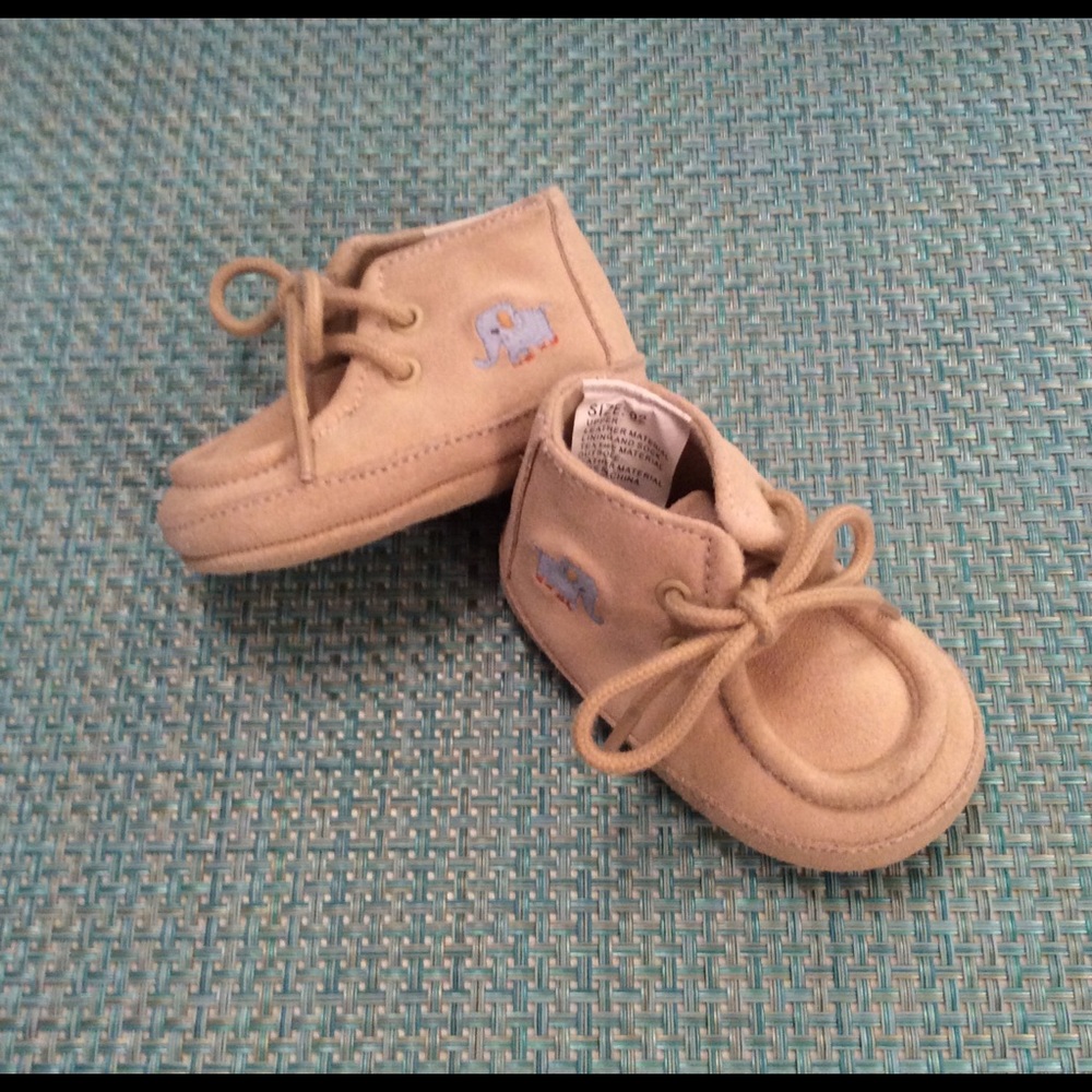 🤑Unbranded leather crib shoes. Size 02.